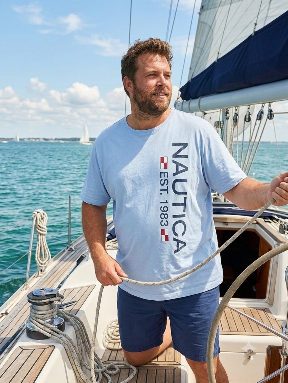Nautica Men's Light Blue Vertical Logo Graphic T-Shirt (Size 1X / XL)